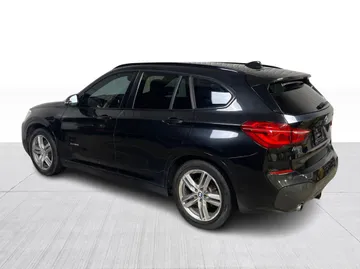 2017 BMW X1 - image 11