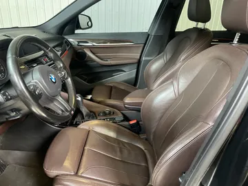 2017 BMW X1 - image 3
