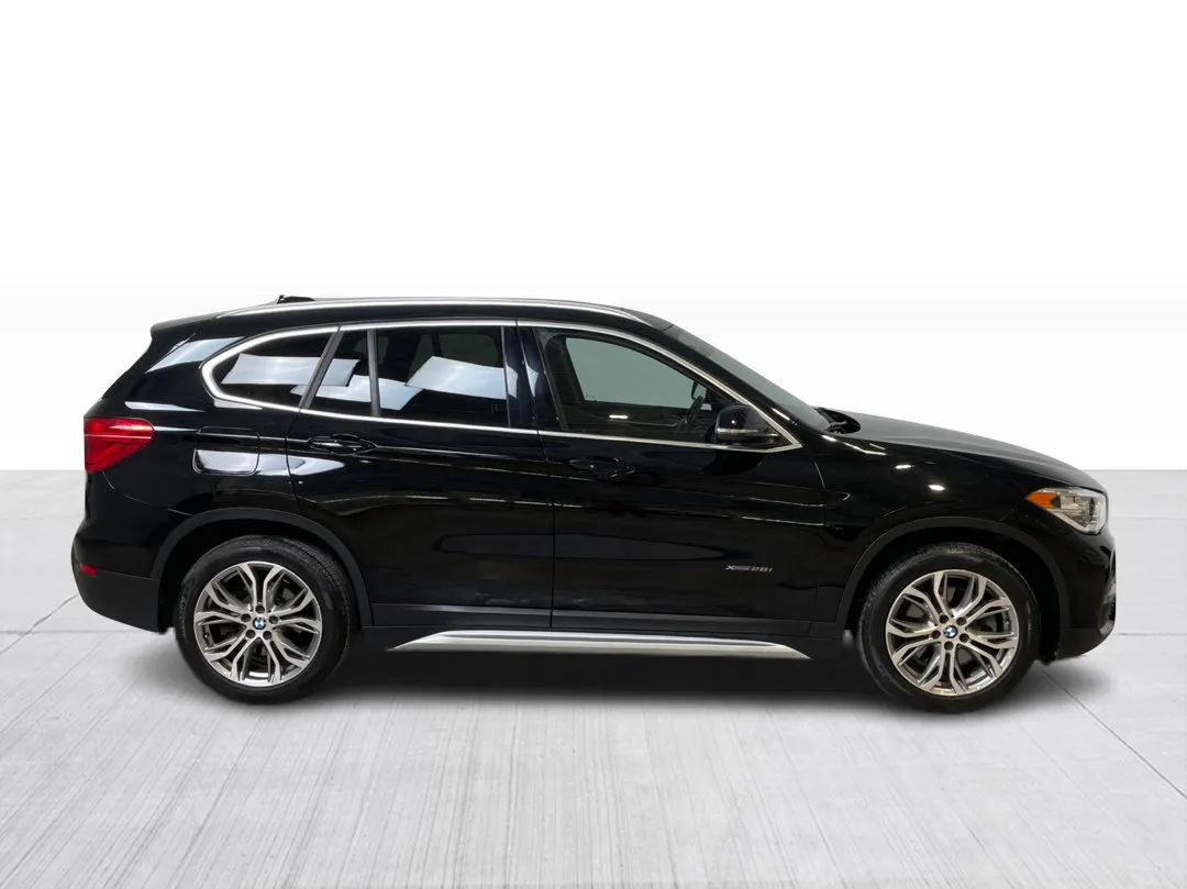 2018 BMW X1 — photo 2
