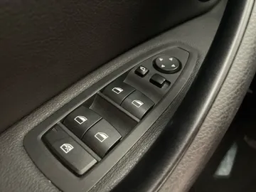 2018 BMW X1 - image 26