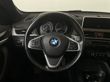2018 BMW X1 - image 18