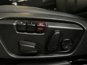 2018 BMW X1 - image 20