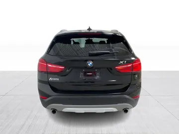 2018 BMW X1 - image 11