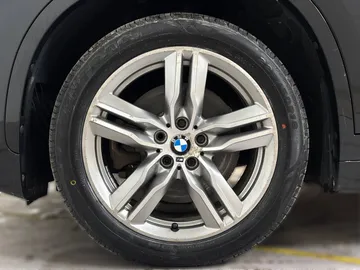2018 BMW X1 - image 7