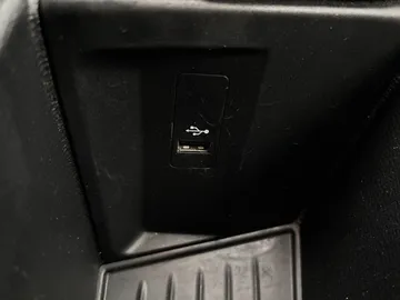 2018 BMW X1 - image 25