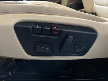 2018 BMW X1 - image 19