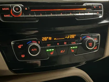 2018 BMW X1 - image 22