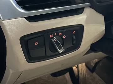 2018 BMW X1 - image 18