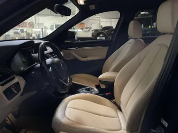 2018 BMW X1 - image 3