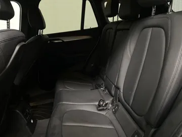 2018 BMW X1 - image 15