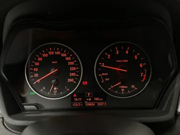 2018 BMW X1 - image 18