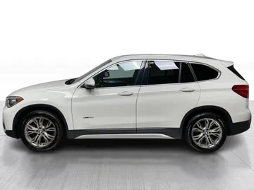 2018 BMW X1 - image 10