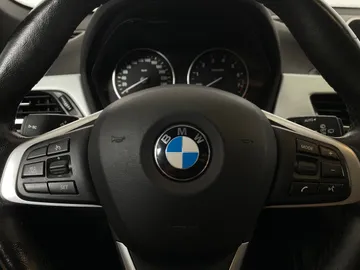 2018 BMW X1 - image 17
