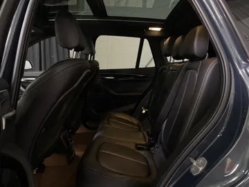 2018 BMW X1 - image 12