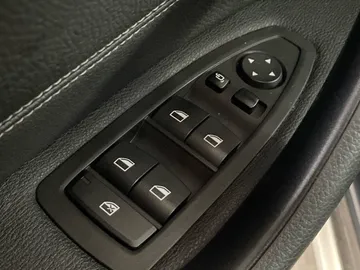 2018 BMW X1 - image 26