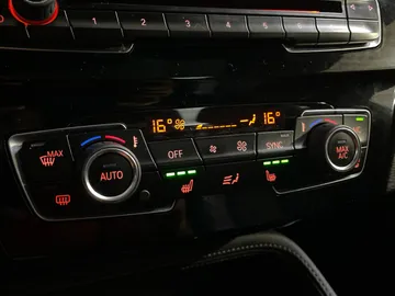2018 BMW X1 - image 24