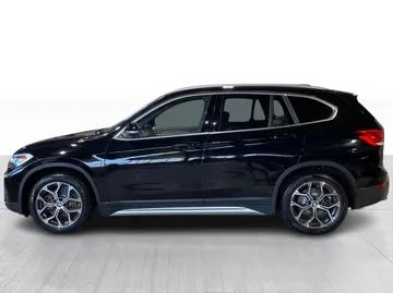 2022 BMW X1 - image 10