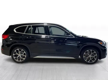 2022 BMW X1 - image 2