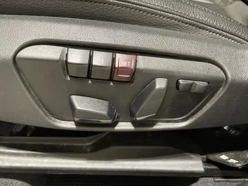 2020 BMW X1 - image 18