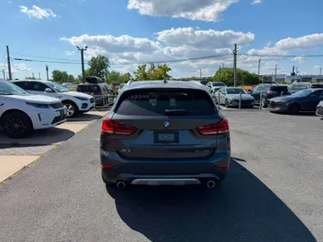2021 BMW X1 - image 6