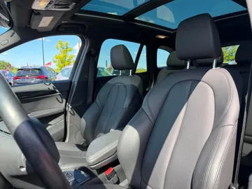 2021 BMW X1 - image 8