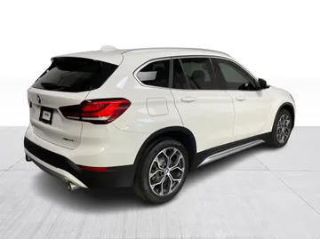 2022 BMW X1 - image 13