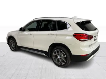 2022 BMW X1 - image 10