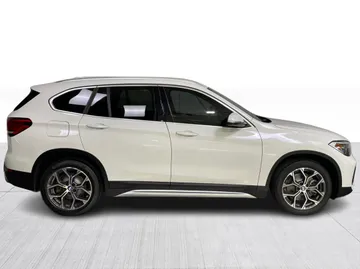 2022 BMW X1 - image 2