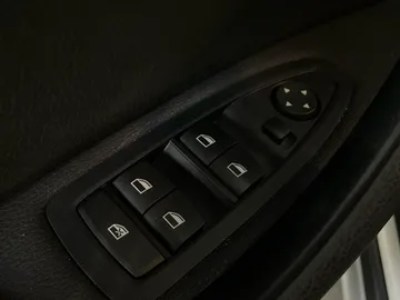 2022 BMW X1 - image 24