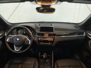 2022 BMW X1 - image 4