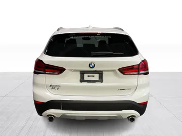 2022 BMW X1 - image 11