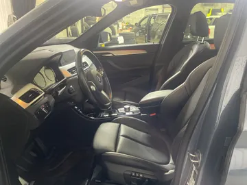 2020 BMW X1 - image 3