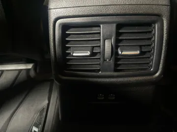 2020 BMW X1 - image 27