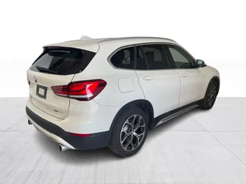 2022 BMW X1 - image 15