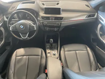 2022 BMW X1 - image 4