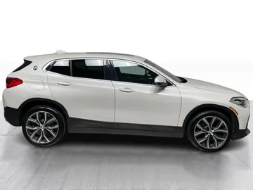 2019 BMW X2 - image 2