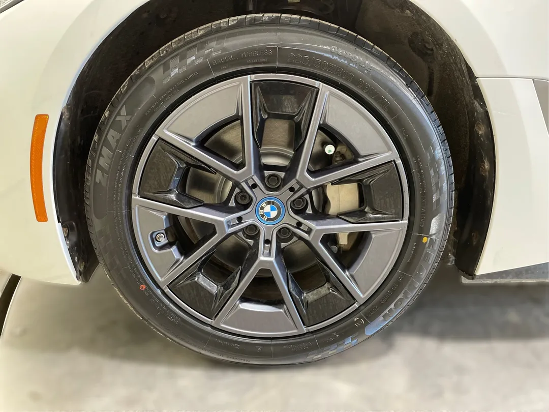 2023 BMW I4 — photo 6