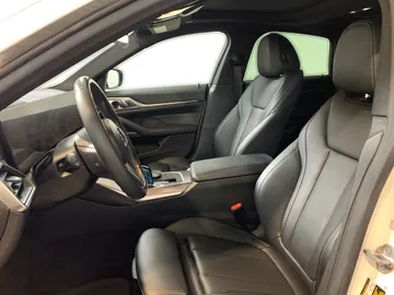 2022 BMW I4 - image 3