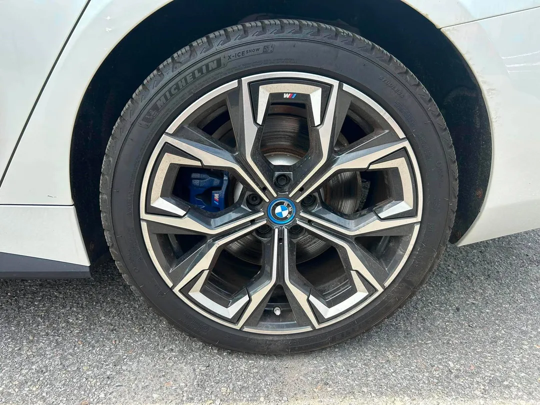 2023 BMW I4 — photo 6
