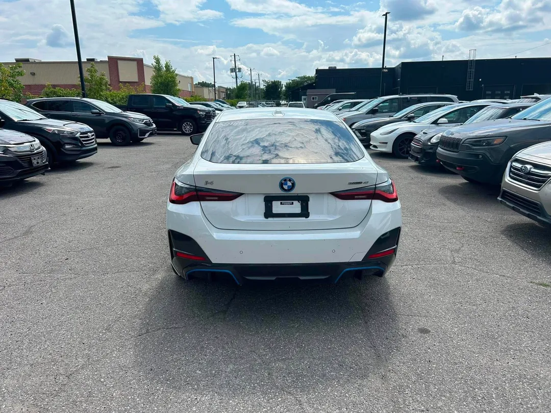 2023 BMW I4 — photo 4