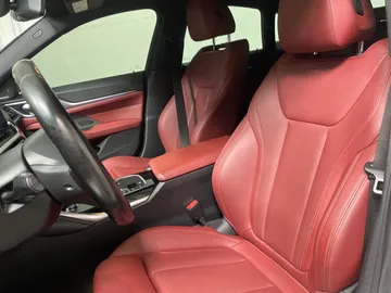 2023 BMW I4 - image 2