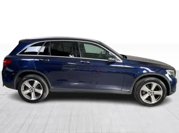 2019 Mercedes-Benz GLC - image 2