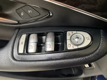 2019 Mercedes-Benz GLC - image 27