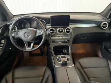 2019 Mercedes-Benz GLC - image 4