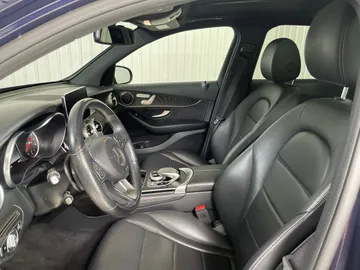 2019 Mercedes-Benz GLC - image 3