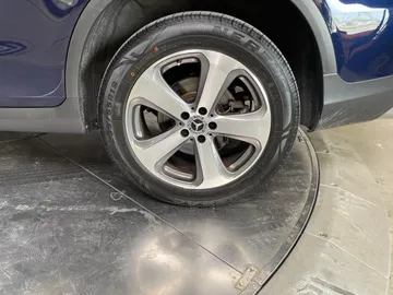 2019 Mercedes-Benz GLC - image 7