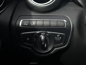 2018 Mercedes-Benz GLC - image 19