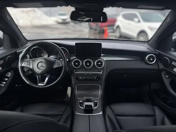 2018 Mercedes-Benz GLC - image 4