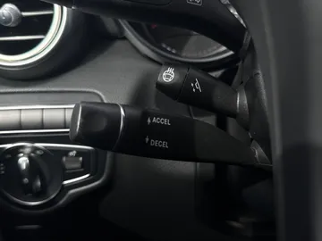 2018 Mercedes-Benz GLC - image 27