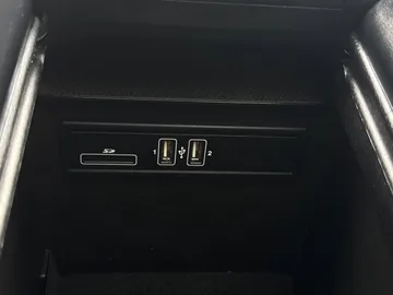 2018 Mercedes-Benz GLC - image 29